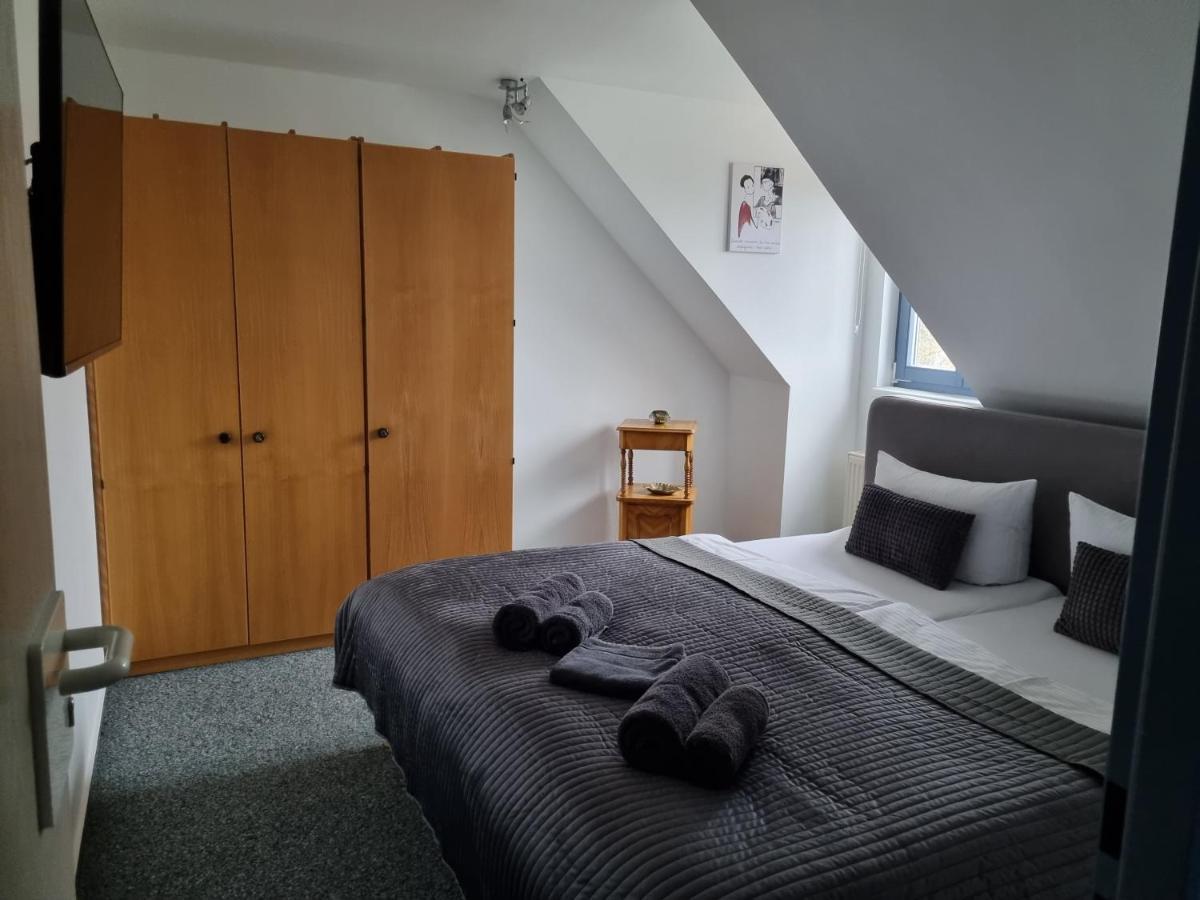 Hotel Kreuzbergbaude Beim Berzdorfer See Mit Wohlfuehl Sauna Markersdorf Esterno foto